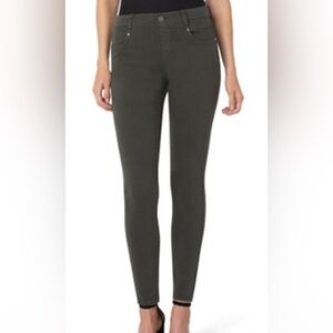 NWT Liverpool Gia Glider Pull on Skinny Jean - 0/25 - Loden Green